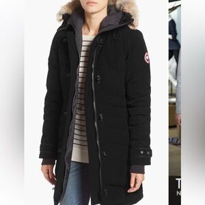 Canada Goose Lorette Hooded Down Parka with genuine Coyote Fur Trim NAVY Medium